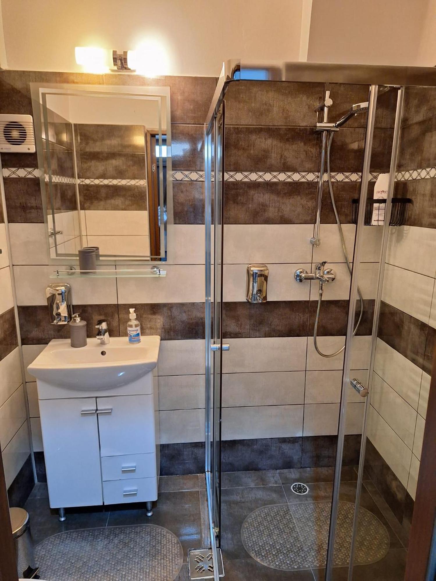 Memorandumului Ultracentral Cu Parcare Privata Căn hộ